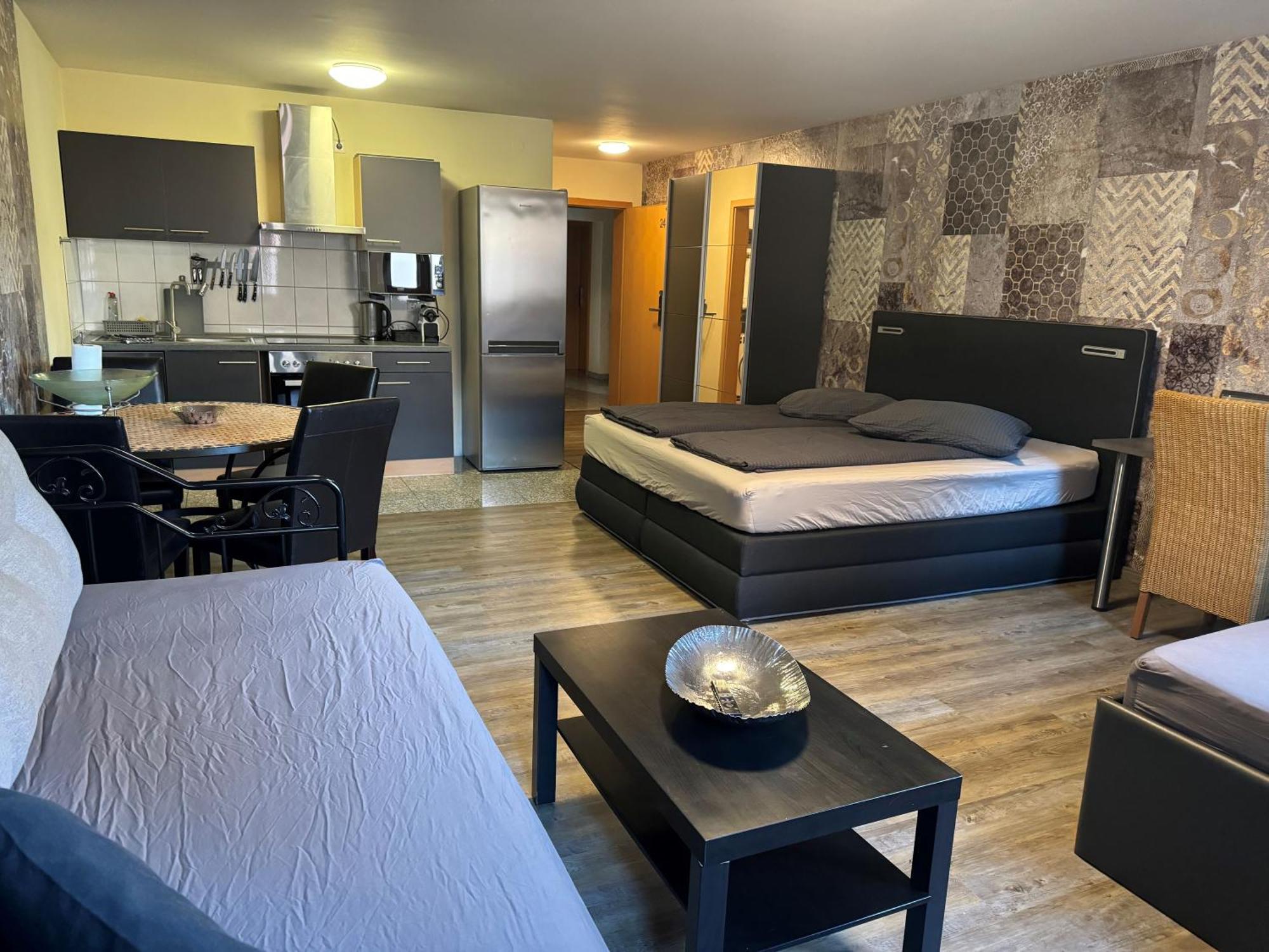 Markgröningen Hotel Mythos "Apartments" מראה חיצוני תמונה