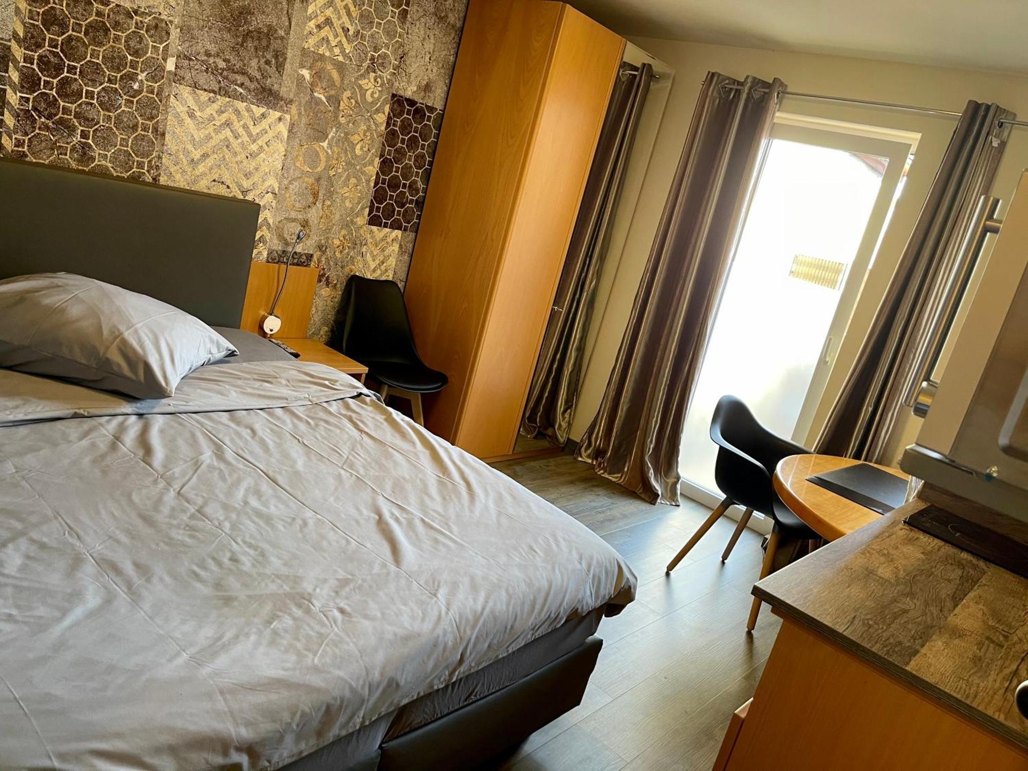 Markgröningen Hotel Mythos "Apartments" מראה חיצוני תמונה