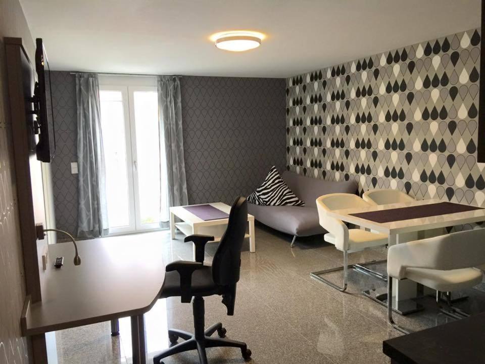Markgröningen Hotel Mythos "Apartments" חדר תמונה